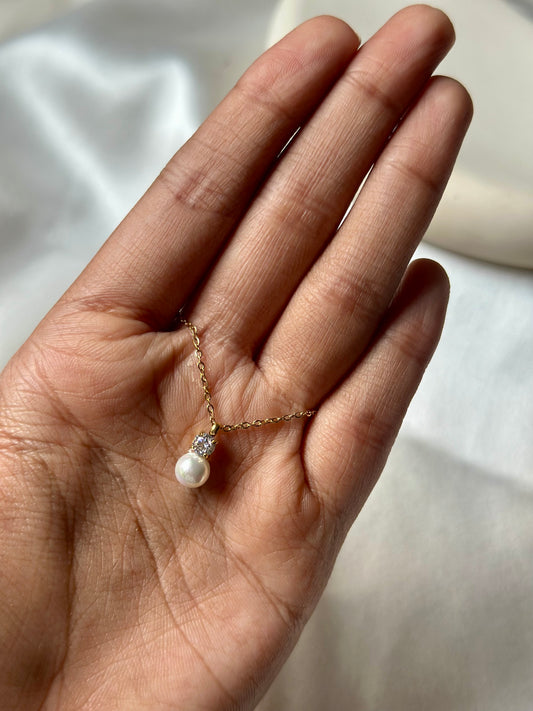 Pearlia Necklace