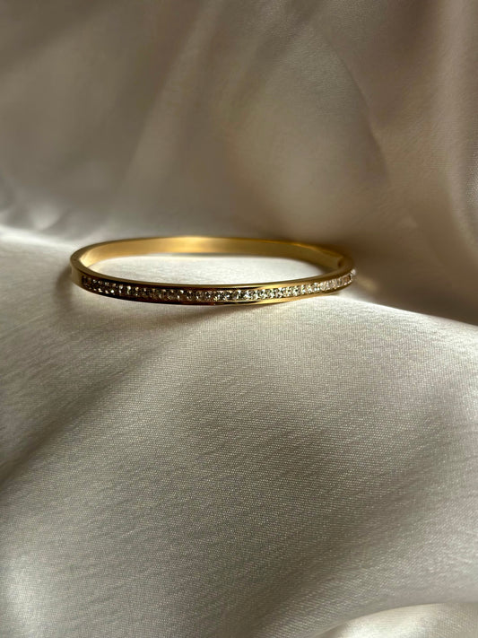 Luxe stone studded bangle
