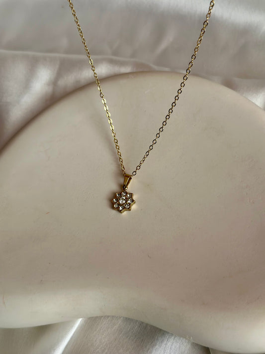 Tiny Star Necklace