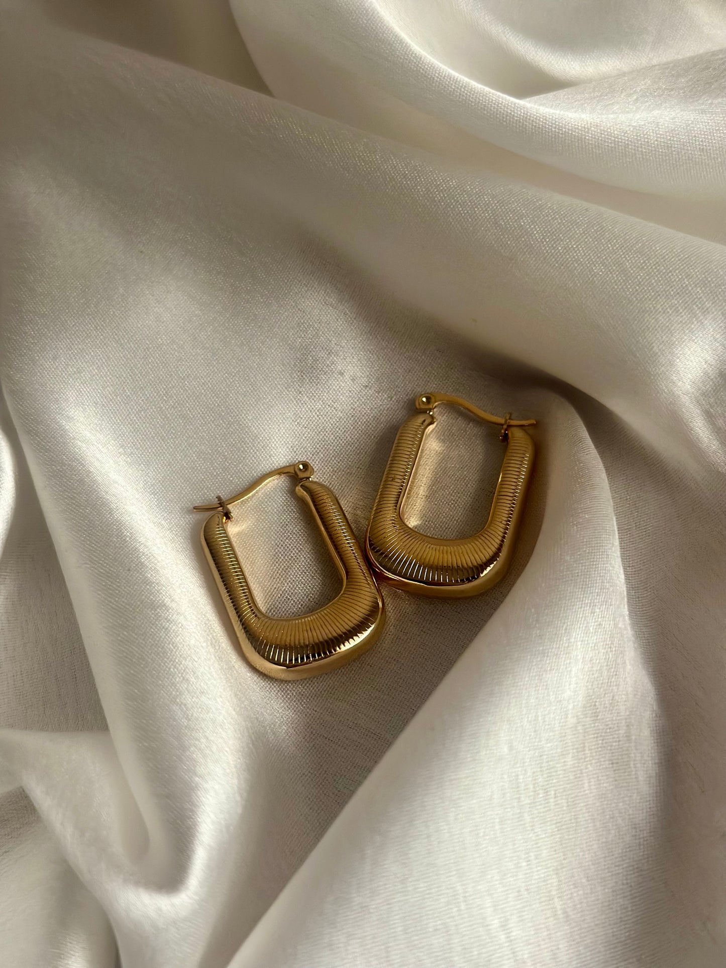 Chic Rectangle Hoops