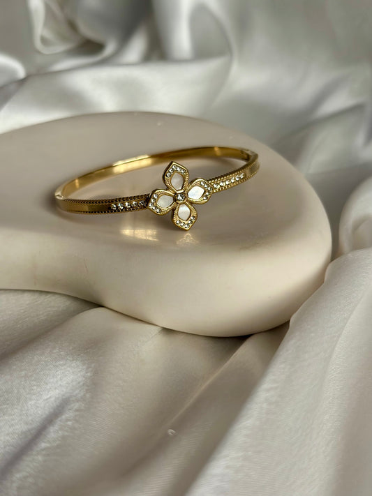 Luxe Clover Leaf Cuff