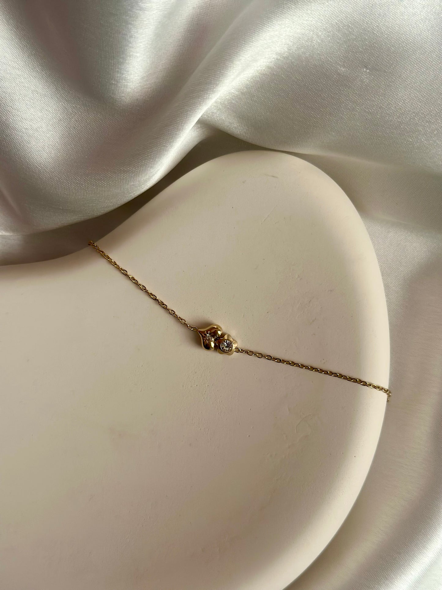 Tiny Heart Fluid Bracelet