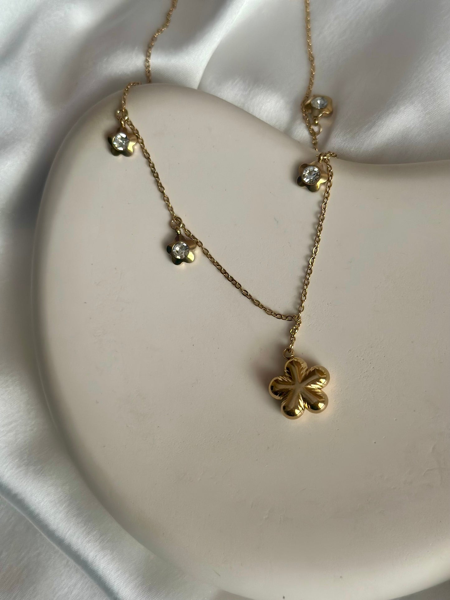 Luxe flower necklace