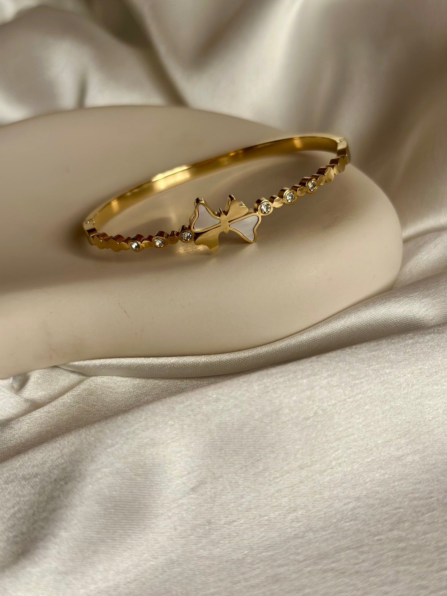 Dainty Bow Cuff