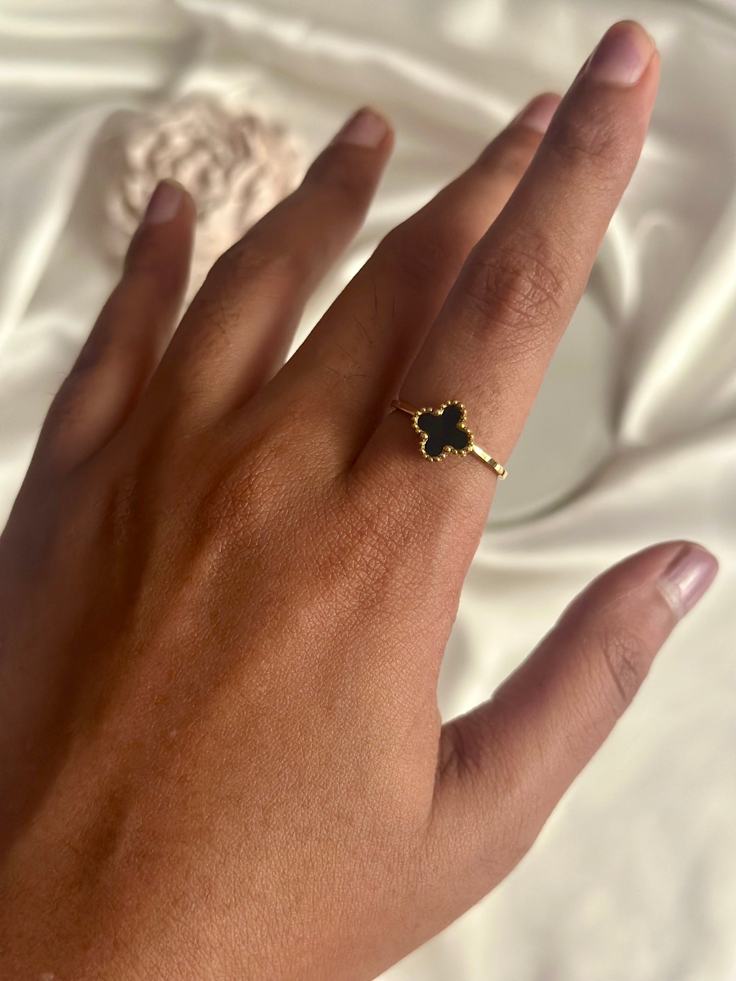 Tiny Clover ring - Black