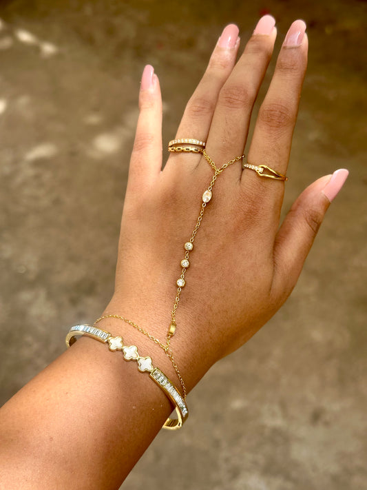 Oval Tiny Studded Handchain