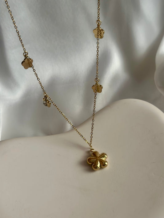 Luxe flower necklace