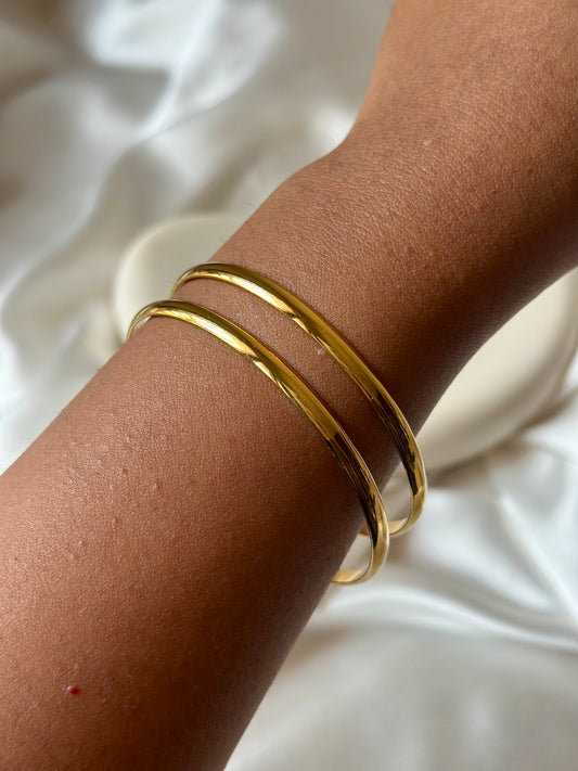 Plain Gold Bangle (2.4 size)