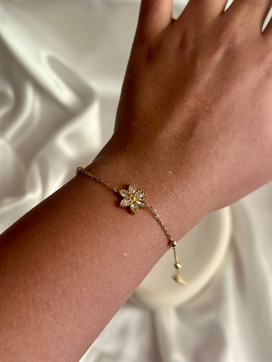 Tiny Flower Bracelet