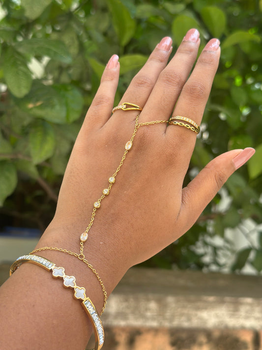 Oval Tiny Studded Handchain