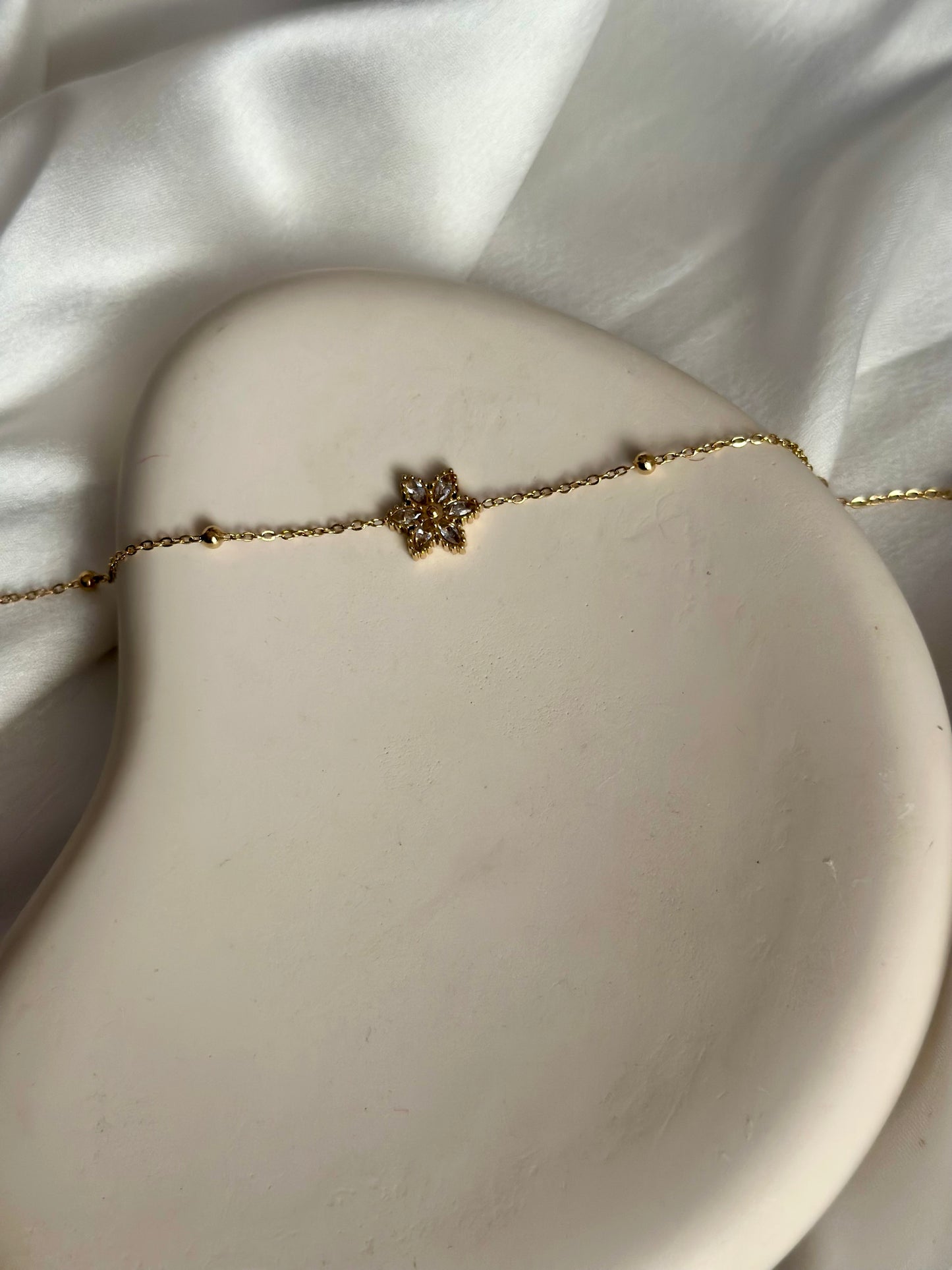 Tiny Flower Bracelet