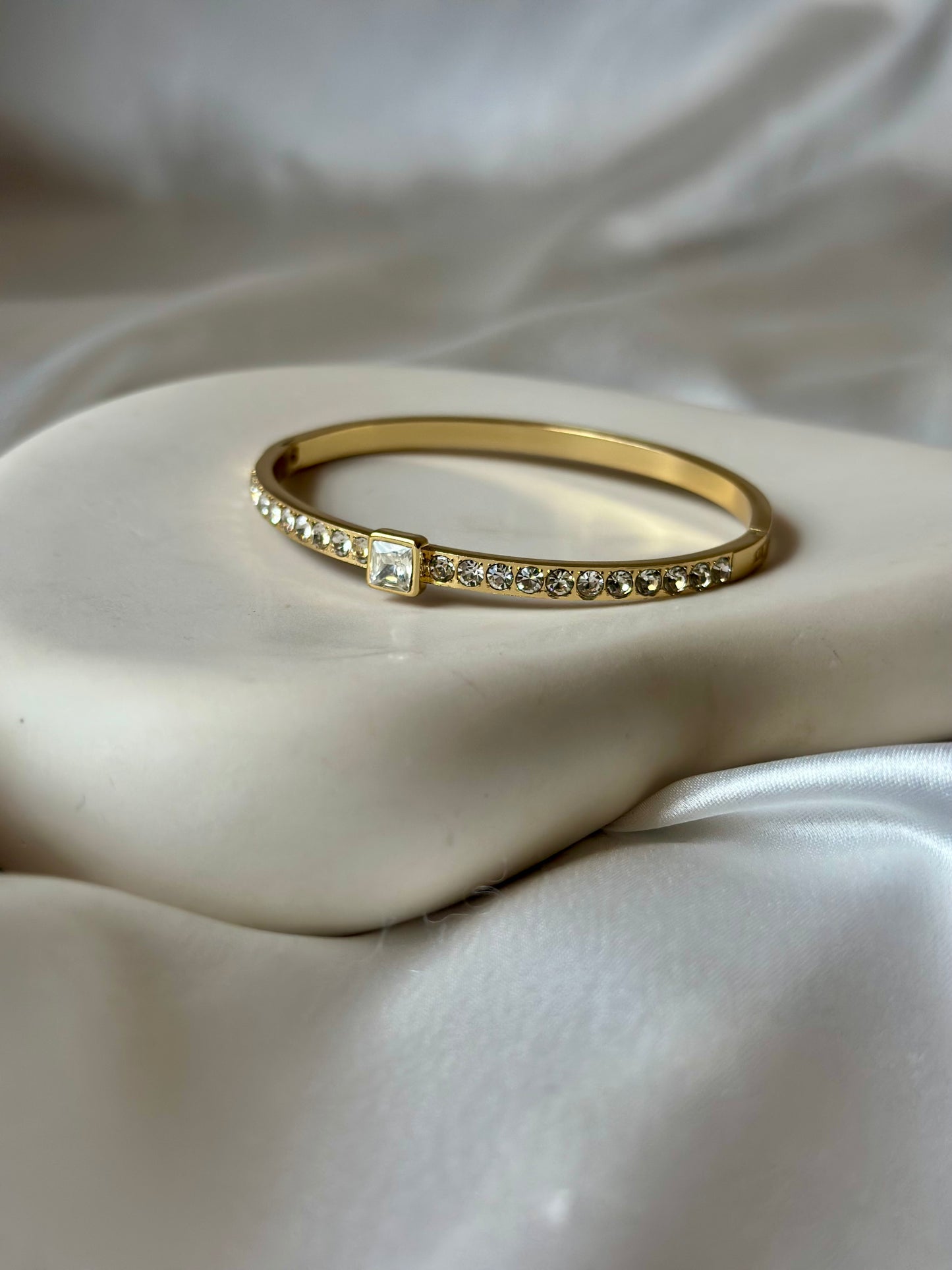 Aura studded Bracelet