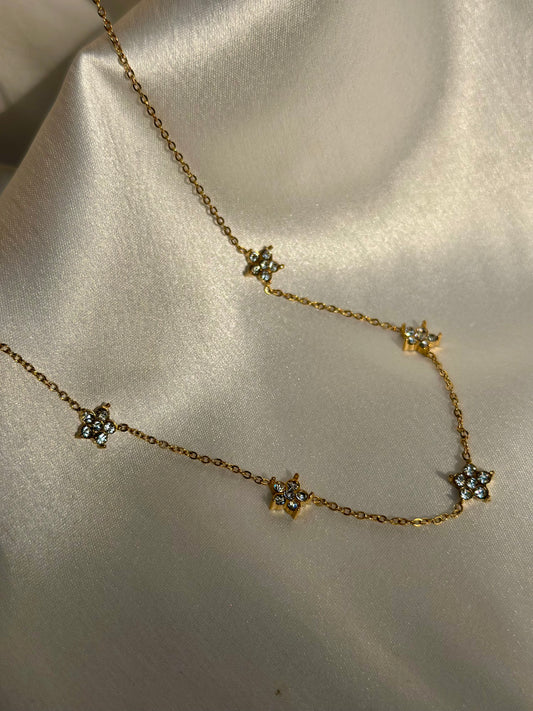 Dainty Flower Necklace