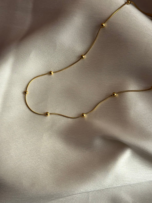 Elegant Gold Necklace