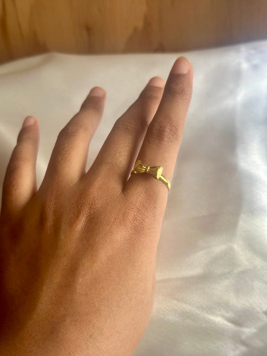 Tiny Bow Ring