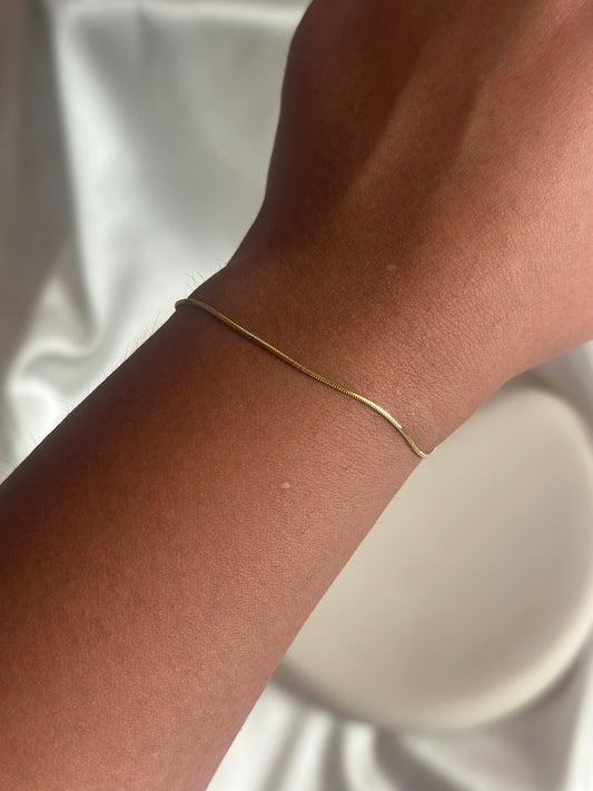 Sleek Gold Bracelet