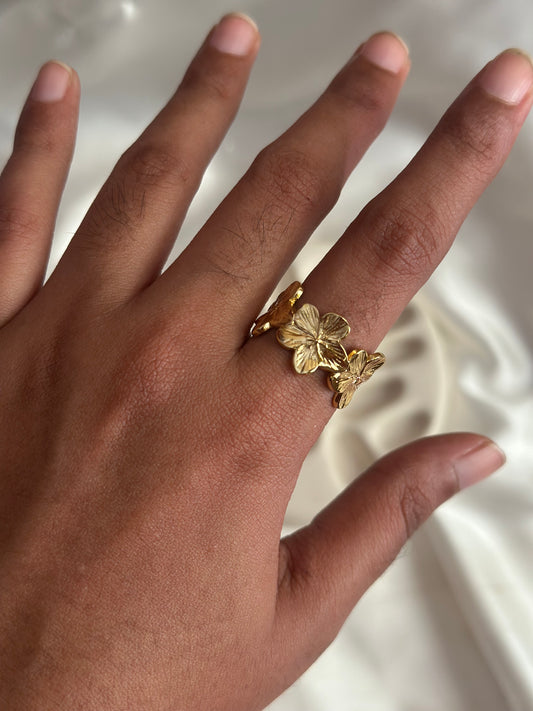 Statement Flower ring - Adjustable
