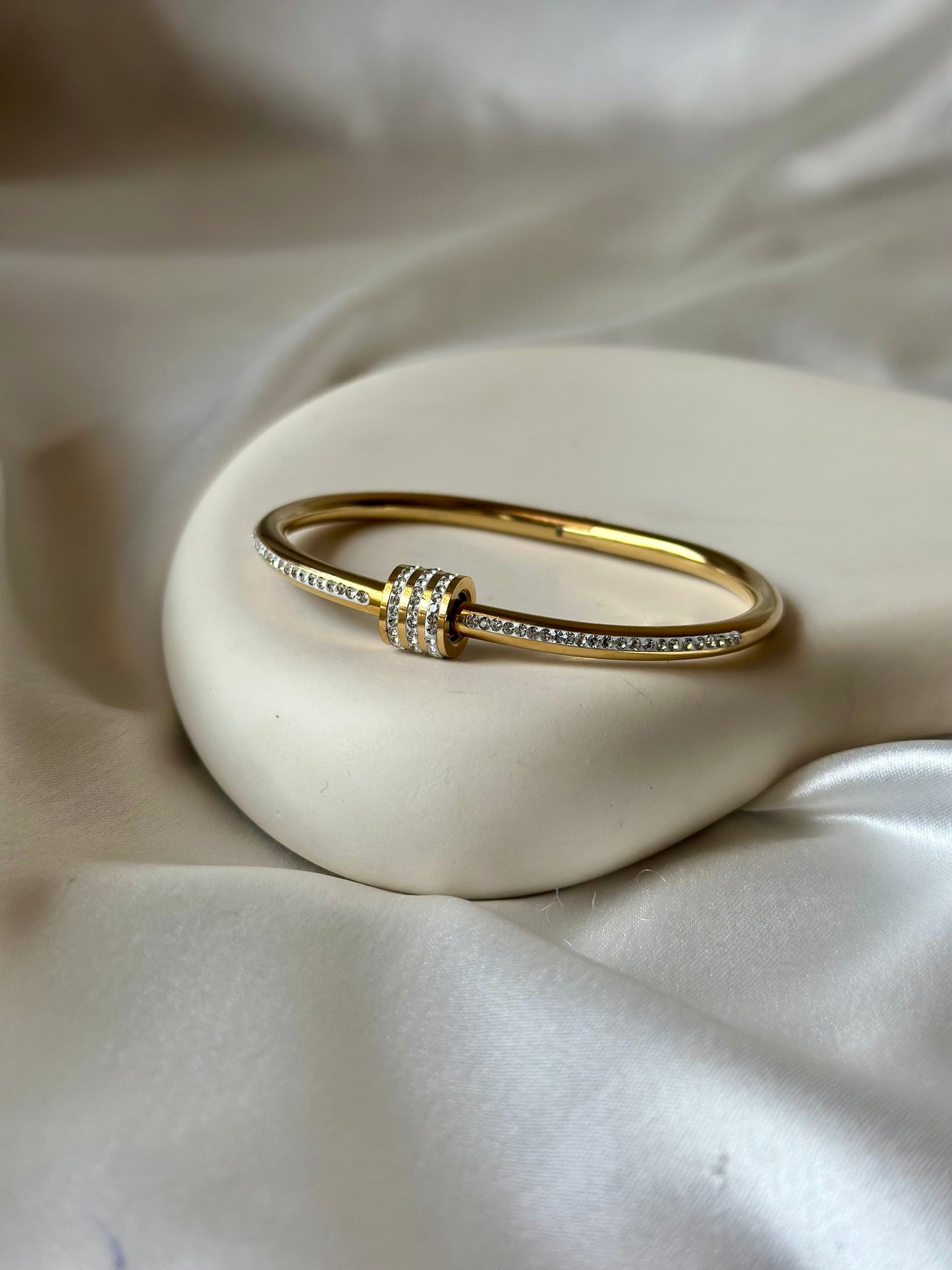 Lumi Contemporary Bracelet