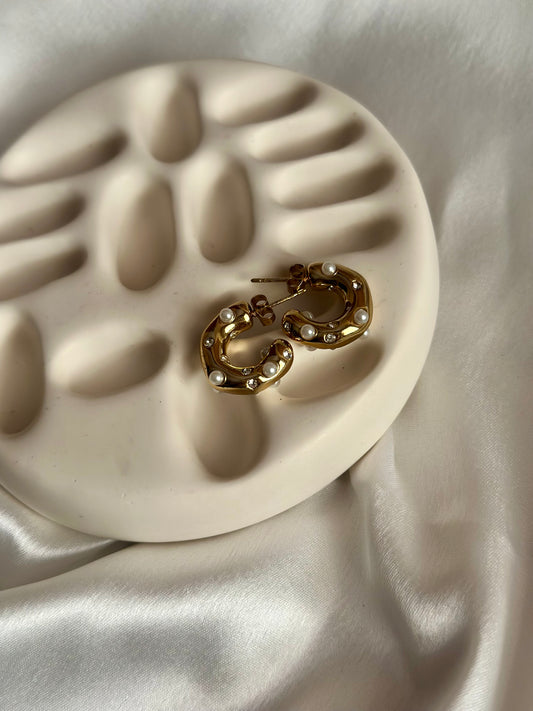 Bella Pearl Hoops