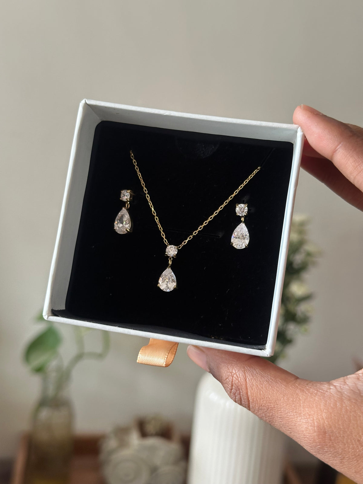 Lumi Drop Earrings