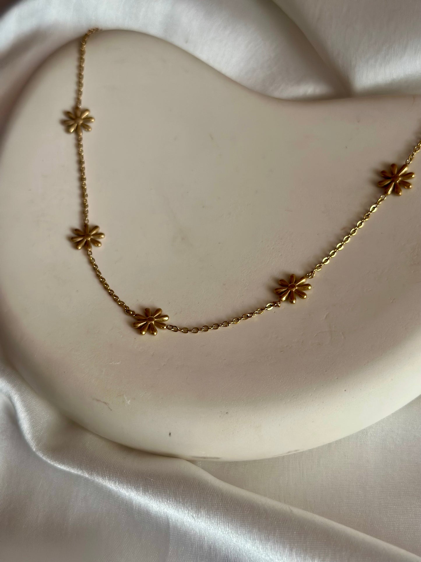 Daisy Flower necklace