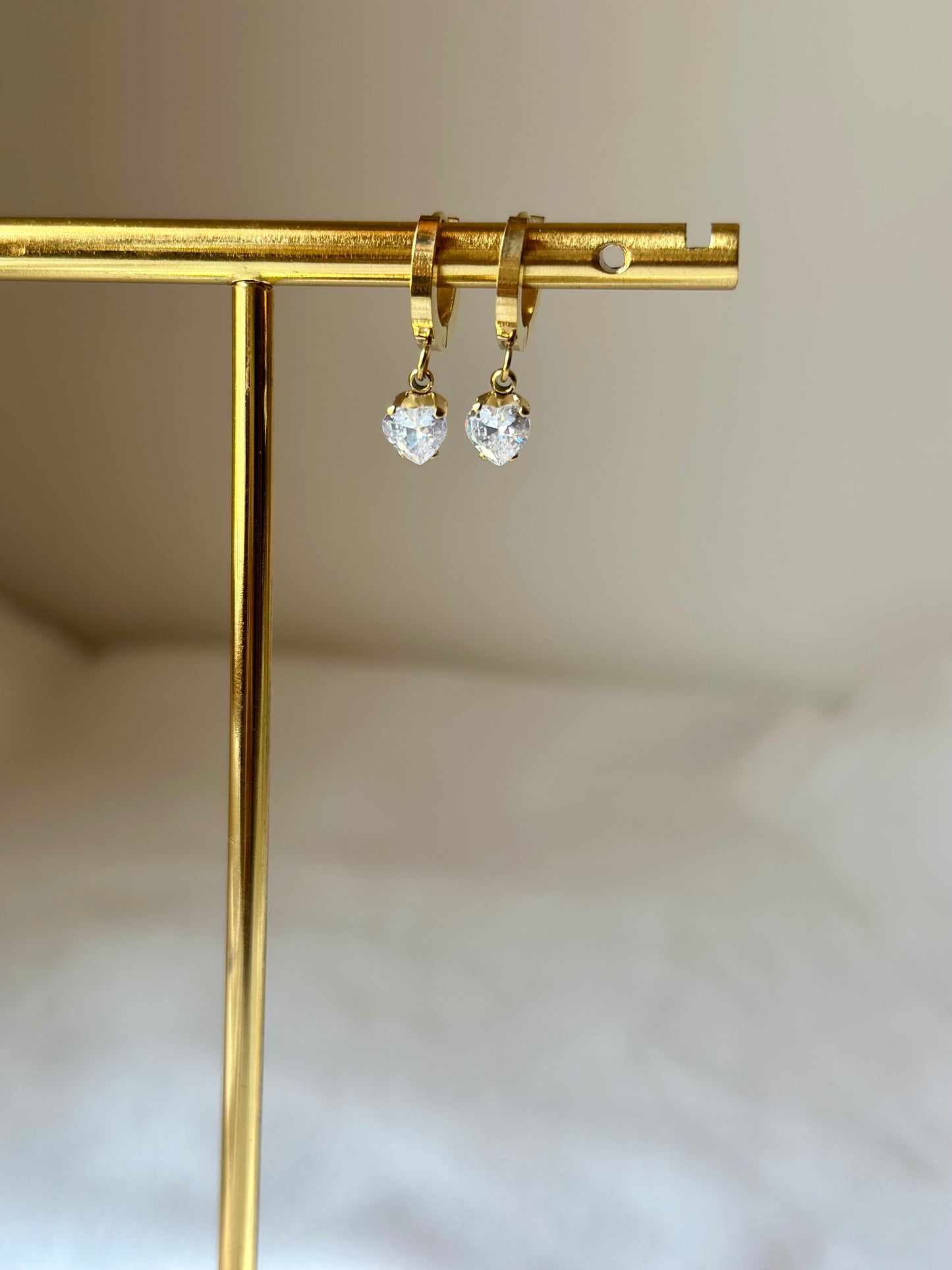 Dainty heart drops