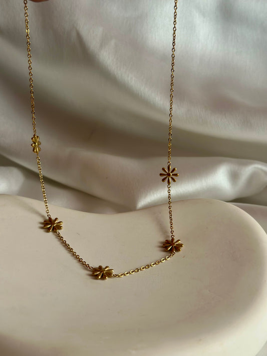 Daisy Flower necklace