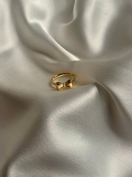 Tiny Bow Ring