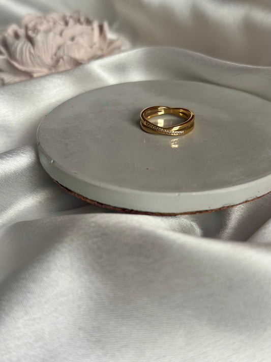 Criss Cross Ring