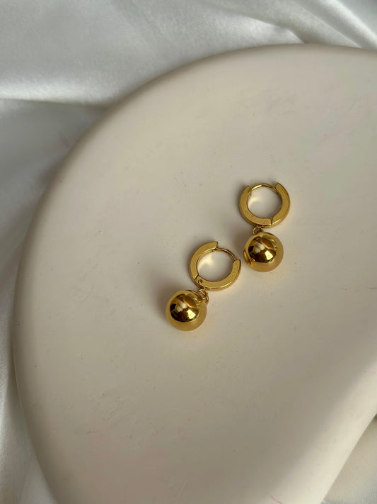 Golden Drop Huggies