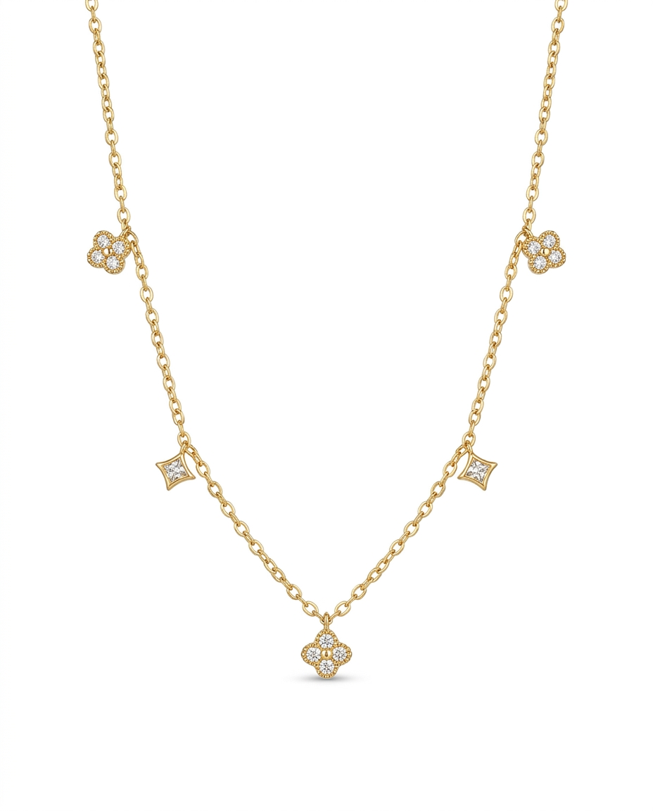 Dainty clover necklace