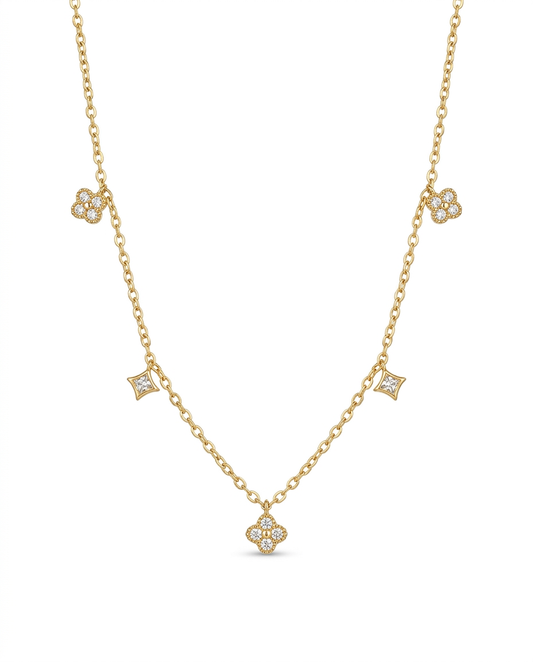 Dainty clover necklace