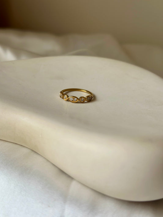 Nora Ring