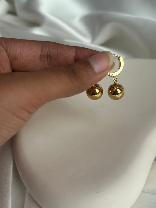 Golden Drop Huggies